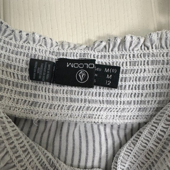 Volcom Black and White Crop Top - Medium - Picture 6 of 6